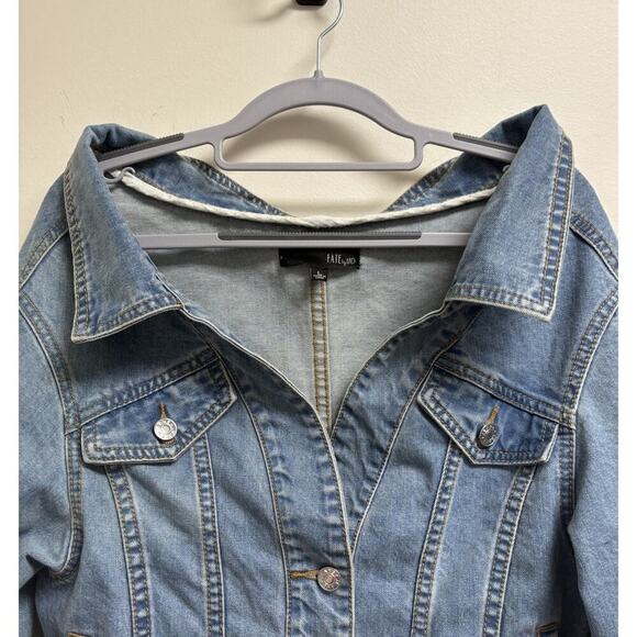 Fate by LFD Women’s Denim Jean Jacket Light Blue Button Front Size Large - Picture 3 of 4